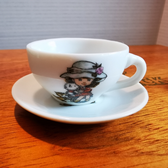 Vintage Japan Miniature Ceramic Tea Cup and Saucer Girl in Big Hat with Kitties - Picture 8 of 16